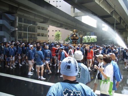 ���c��勴�k�l�̌����_�ł́A���h�̕�������r�Ȋ��}�I