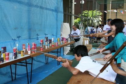 ゲームコーナー、、、ご存じ“射的”です。